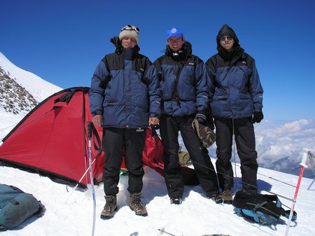 Команда 2006 года на западной вершине Эльбруса